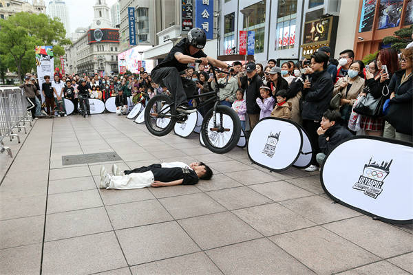 正版馬會精選資料大全特色_宠物正骨师、体育生带娃爬山、山东人情商辅导……年轻人副业新风口了解下？  第3张