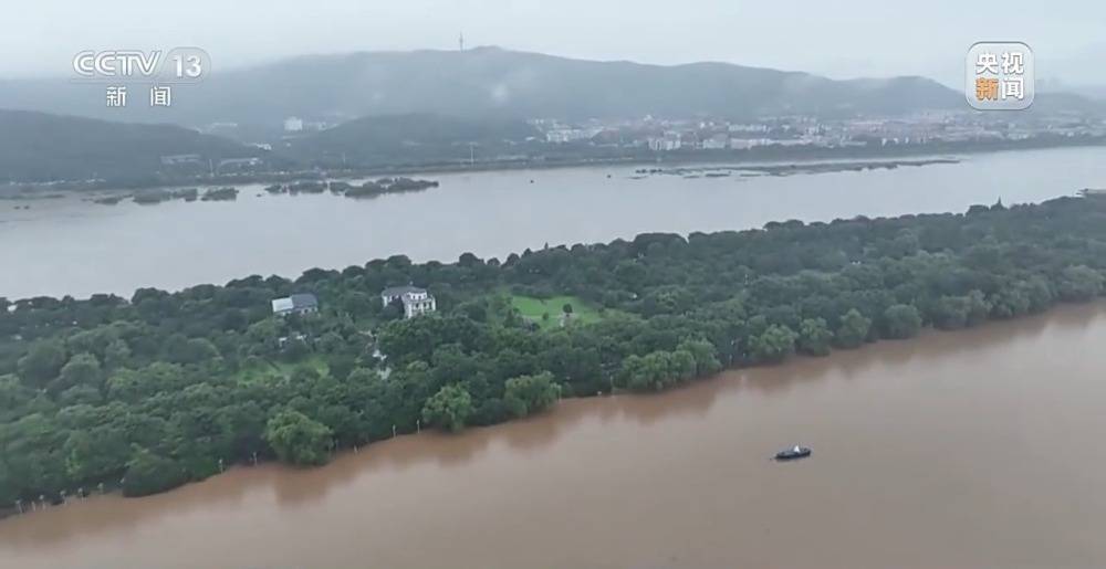 新澳门三肖三码必出_【汤医新闻】党建引领护健康，义诊服务暖人心  第3张